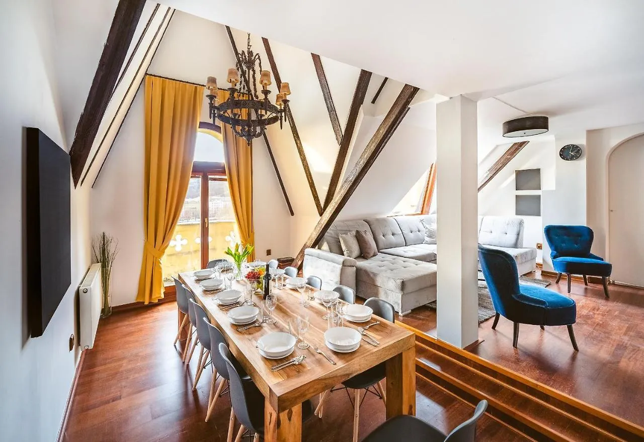 5Br 2Bath Masarykovo Nabrezi Apartment Πράγα