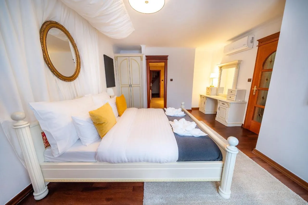 5Br 2Bath Masarykovo Nabrezi Apartment Πράγα