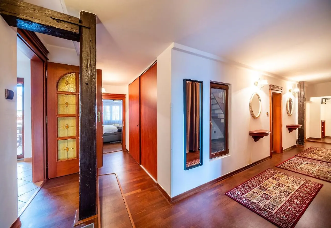5Br 2Bath Masarykovo Nabrezi Apartment Πράγα 0*,