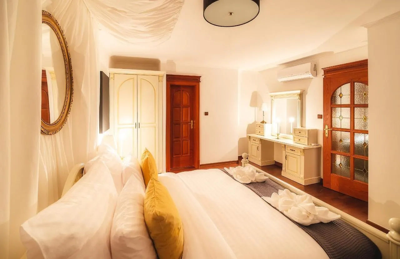 5Br 2Bath Masarykovo Nabrezi Apartment Prag