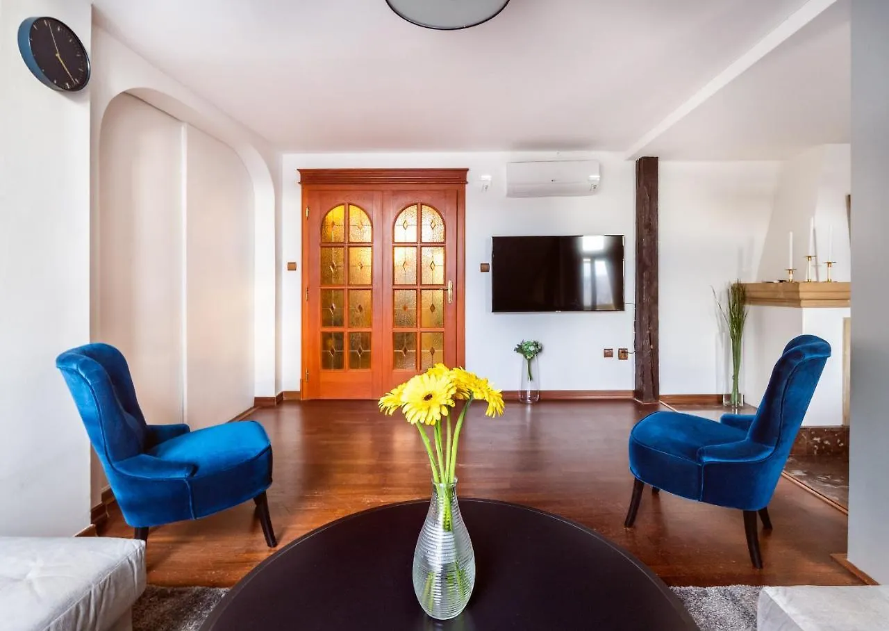 5Br 2Bath Masarykovo Nabrezi Apartment Prag