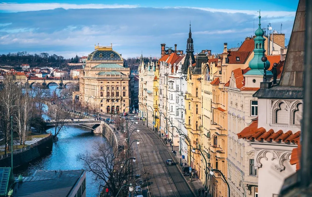 5Br 2Bath Masarykovo Nabrezi Apartment Prag