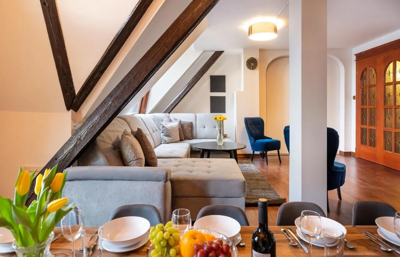 5Br 2Bath Masarykovo Nabrezi Apartment Prag