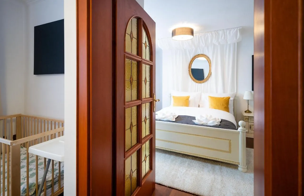 5Br 2Bath Masarykovo Nabrezi Apartment Prag