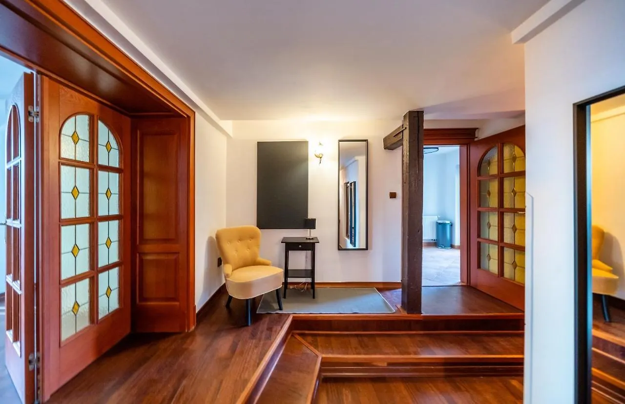 5Br 2Bath Masarykovo Nabrezi Apartment Prag