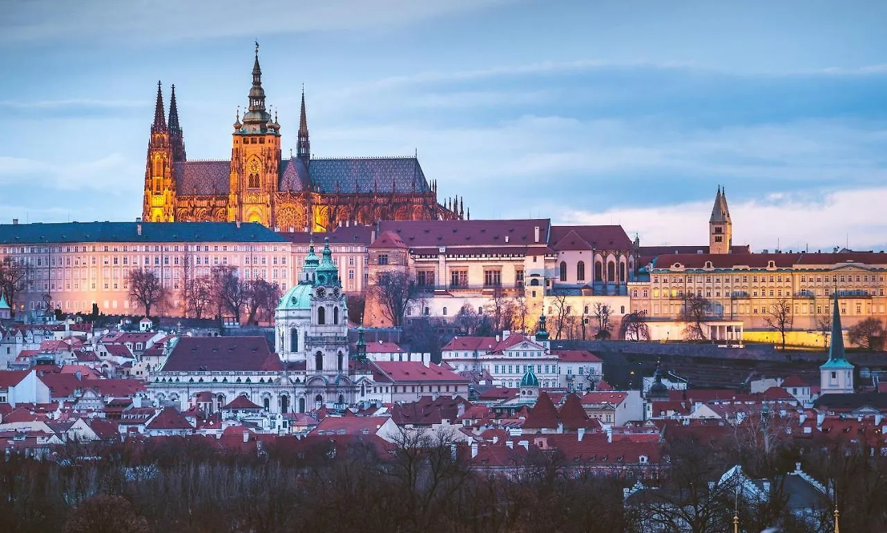 5Br 2Bath Masarykovo Nabrezi Apartment Prag
